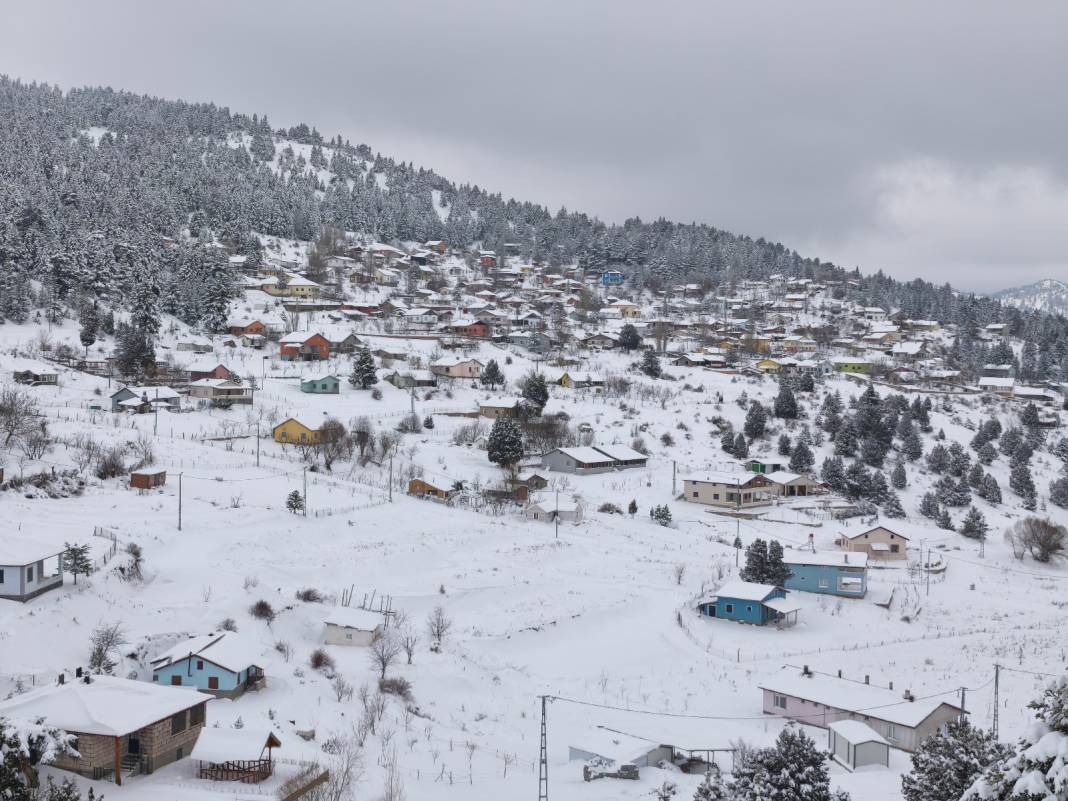 Konya’nın kar altındaki yaylası bir masal diyarına dönüştü 12